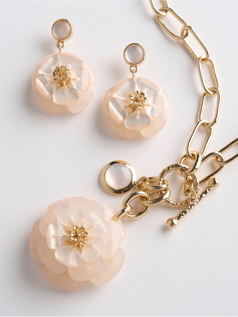 Chico's Neutral Flower Pendant & Drop Earring Set